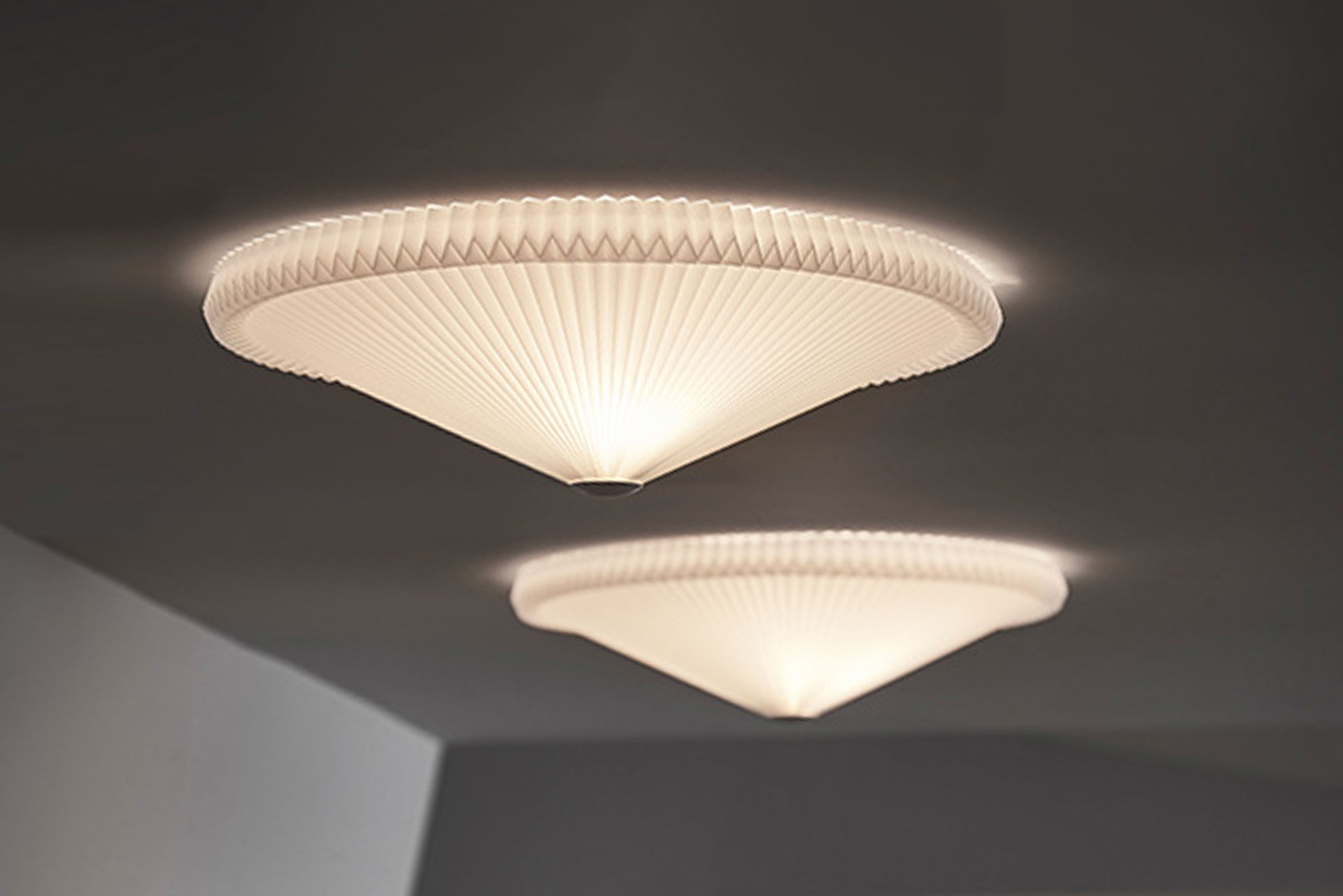 新生活にふさわしいシーリングランプをピックアップ